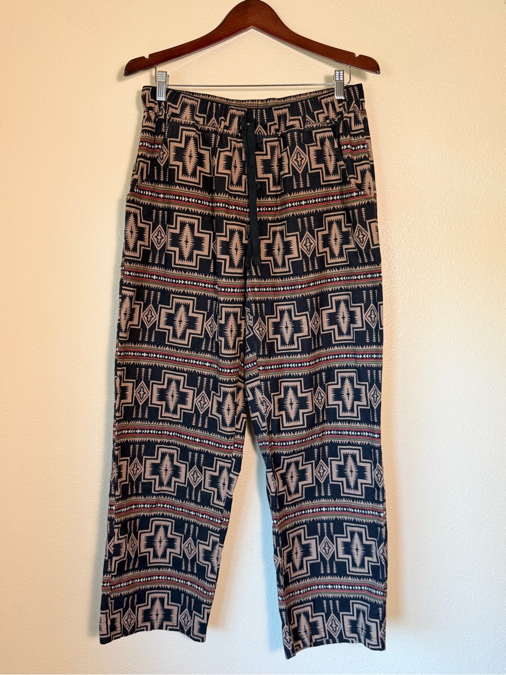 Pendleton Black and Tan Geometric Pattern Pajama Pants, Men’s Medium